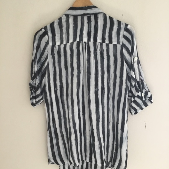 Xtaren Navy Blue and White Striped Blouse is New w/o Tags! Size Medium - Picture 2 of 5